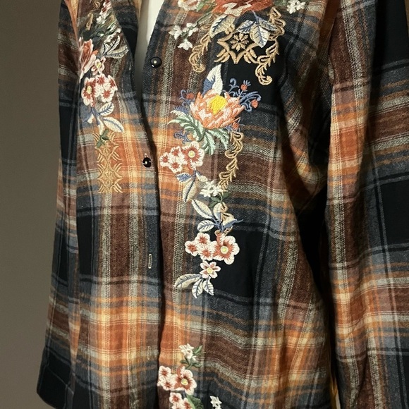 Button up blouse embroidered el et mixed media by paparazzi - Picture 2 of 13